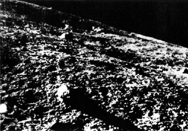Primera imagen tomada desde la superficie de la Luna por Luna 9